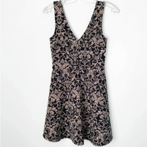 Forever 21 - Damask Beige & Black Skater Dress - Picture 3 of 8